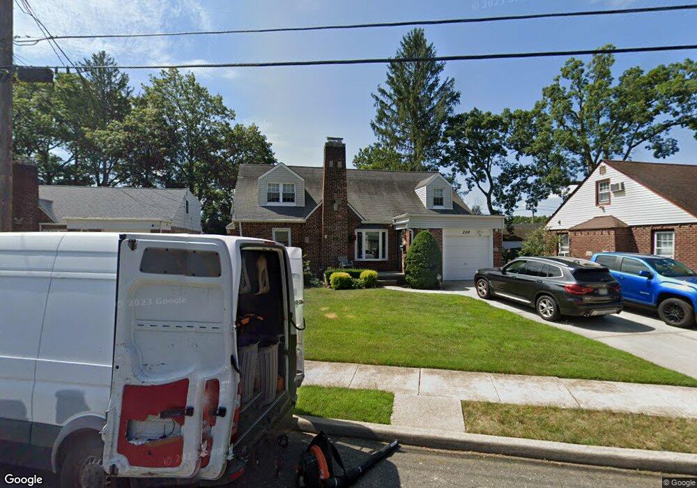 208 Edward Ct, West Hempstead, NY 11552 - photo 1