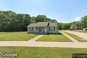 639 Mobile St, Waterloo, IA 50703