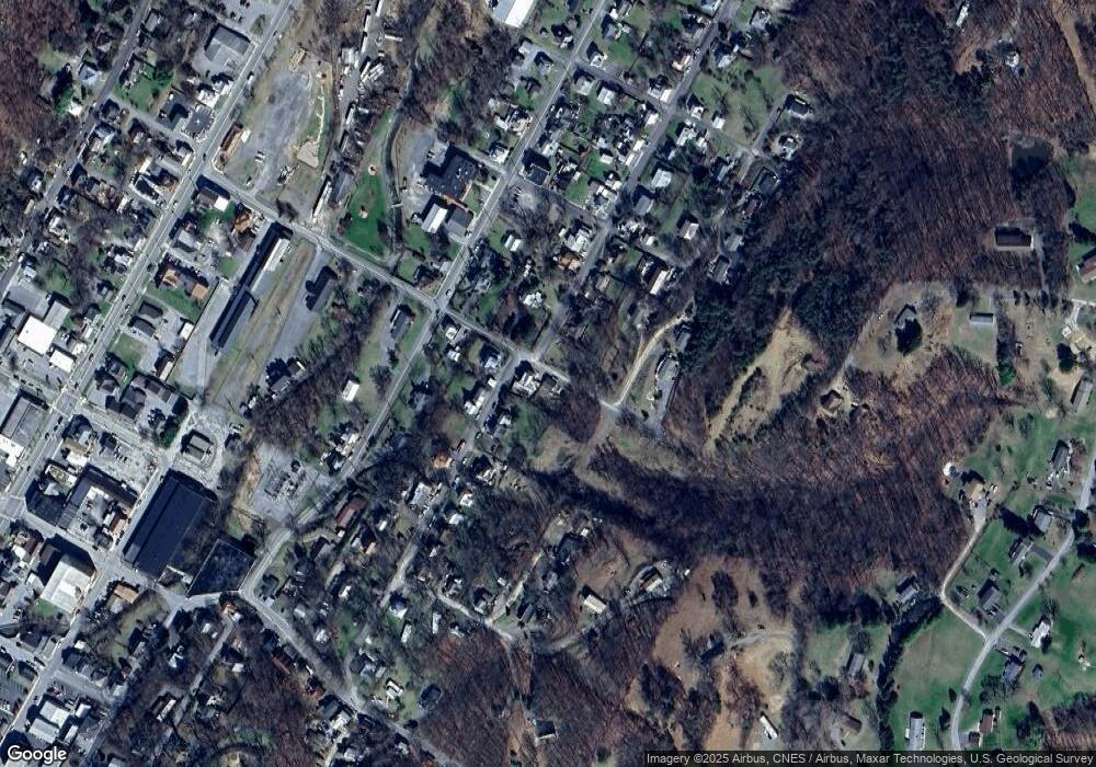 233 S Laurel Ave, Berkeley Springs, WV 25411 - photo 1