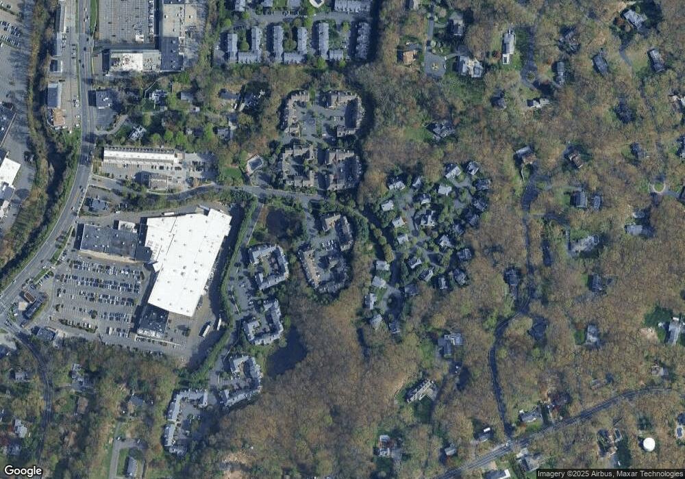 612 Foxboro Dr, Norwalk, CT 06851 - photo 1