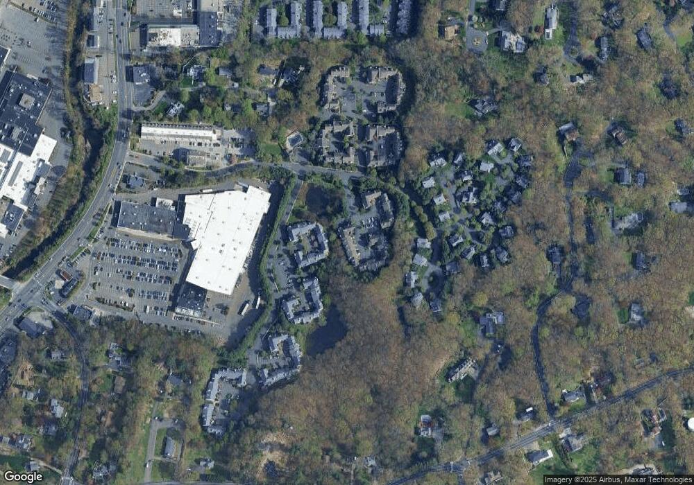 608 Foxboro Dr, Norwalk, CT 06851 - photo 1