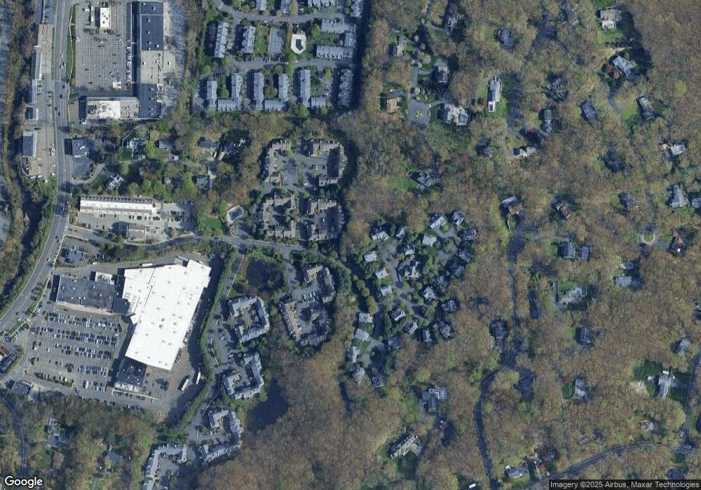 611 Foxboro Dr, Norwalk, CT 06851 - photo 1