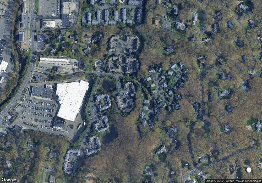 602 Foxboro Dr, Norwalk, CT 06851 - photo 1