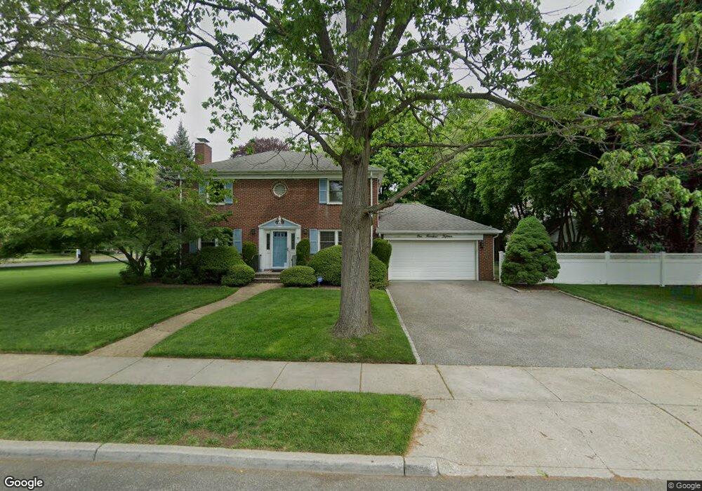 115 Cambridge Ave, Garden City, NY 11530 - photo 1