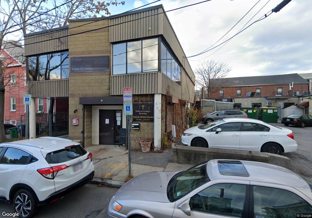 18 Cherry St, Cambridge, MA 02139 - photo 1