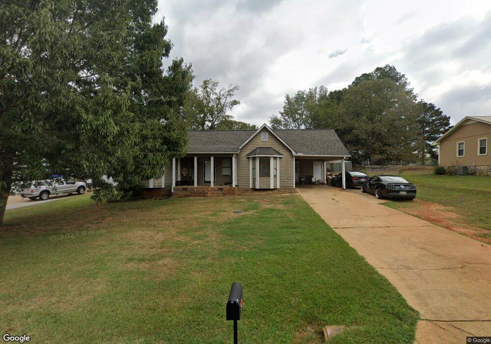1713 Round Hill Rd, Weaver, AL 36277 - photo 1