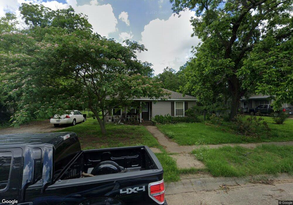 205 Madison St, Cleburne, TX 76033 - photo 1