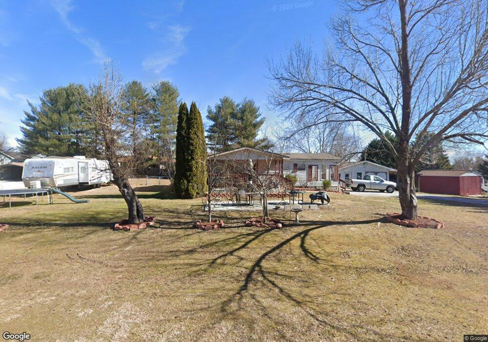 157 Bolton Ct, Hendersonville, NC 28792 - photo 1