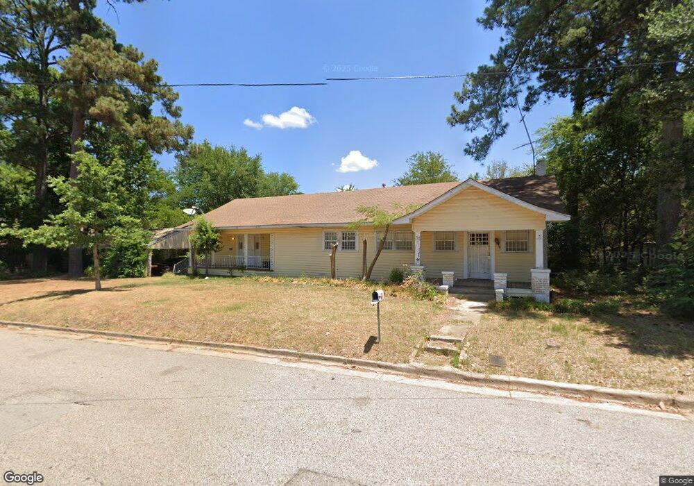 908 Lake Dr, Longview, TX 75601 - photo 1