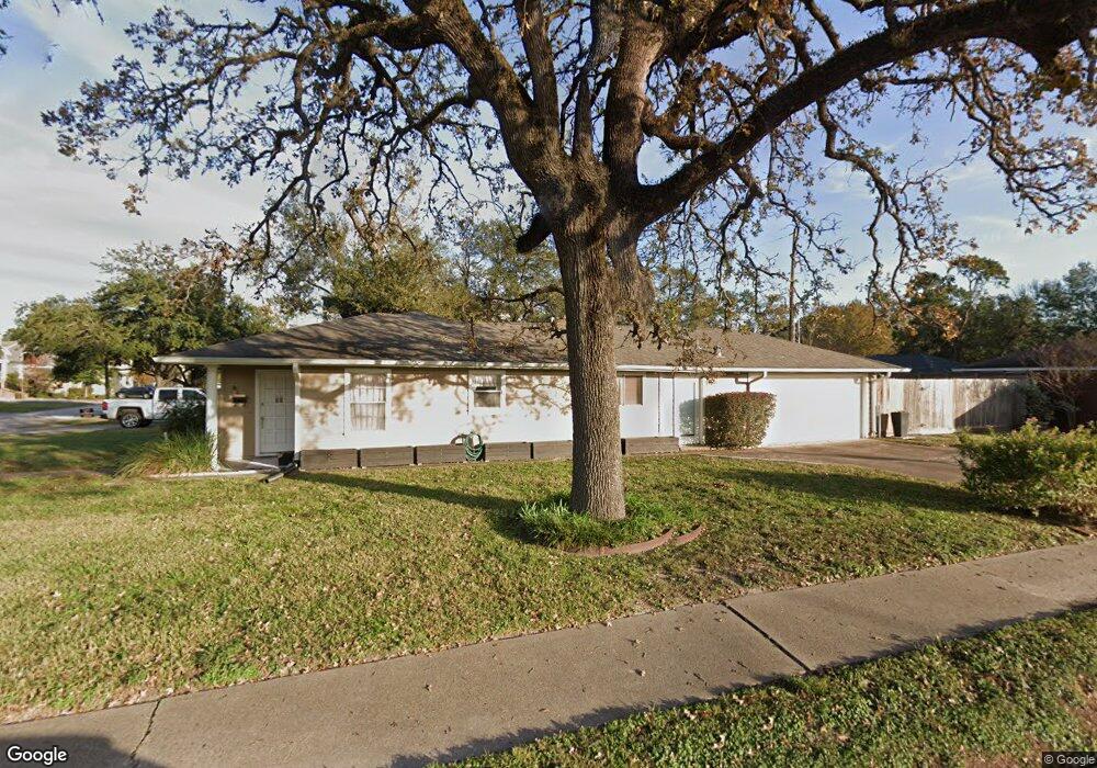 2331 Saxon Dr, Houston, TX 77018 - photo 1