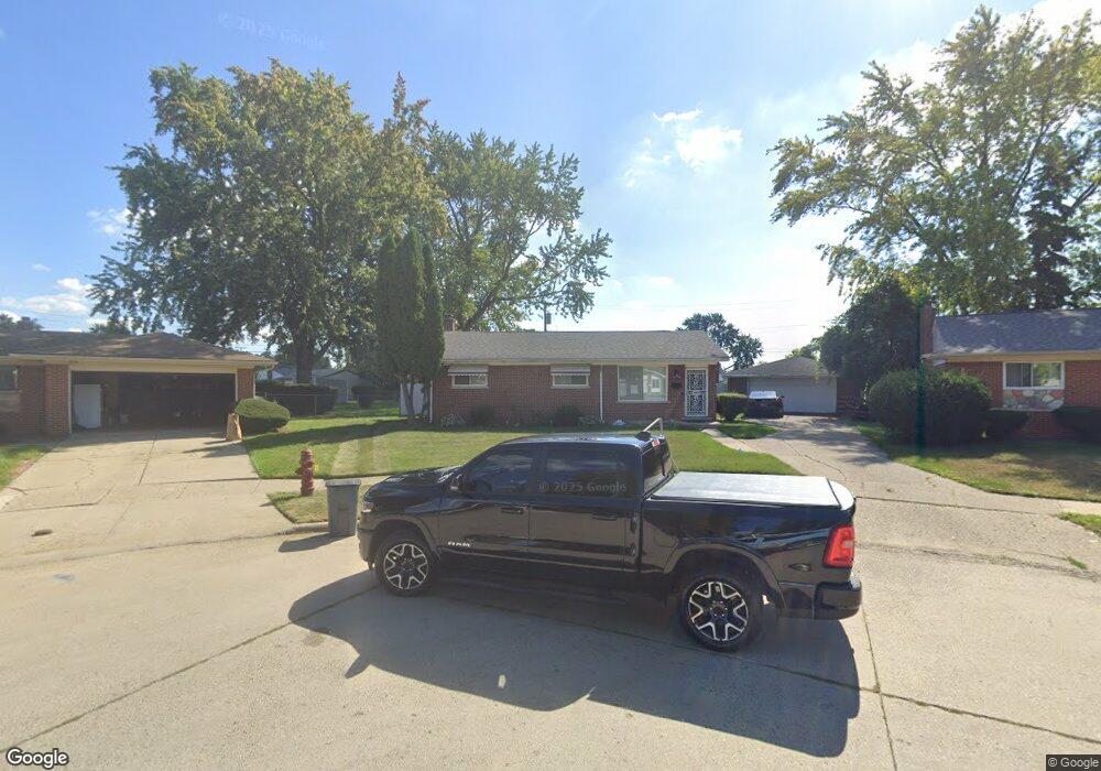 10319 N Oak Dr, Ferndale, MI 48220 - photo 1