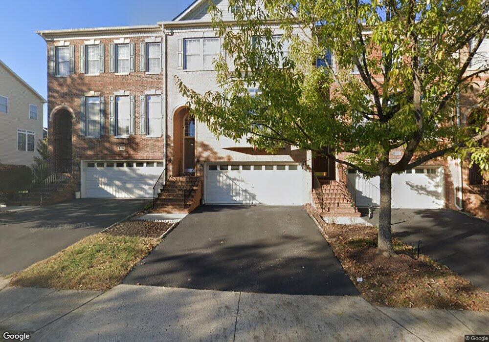 25854 Commons Square, Chantilly, VA 20152 - photo 1