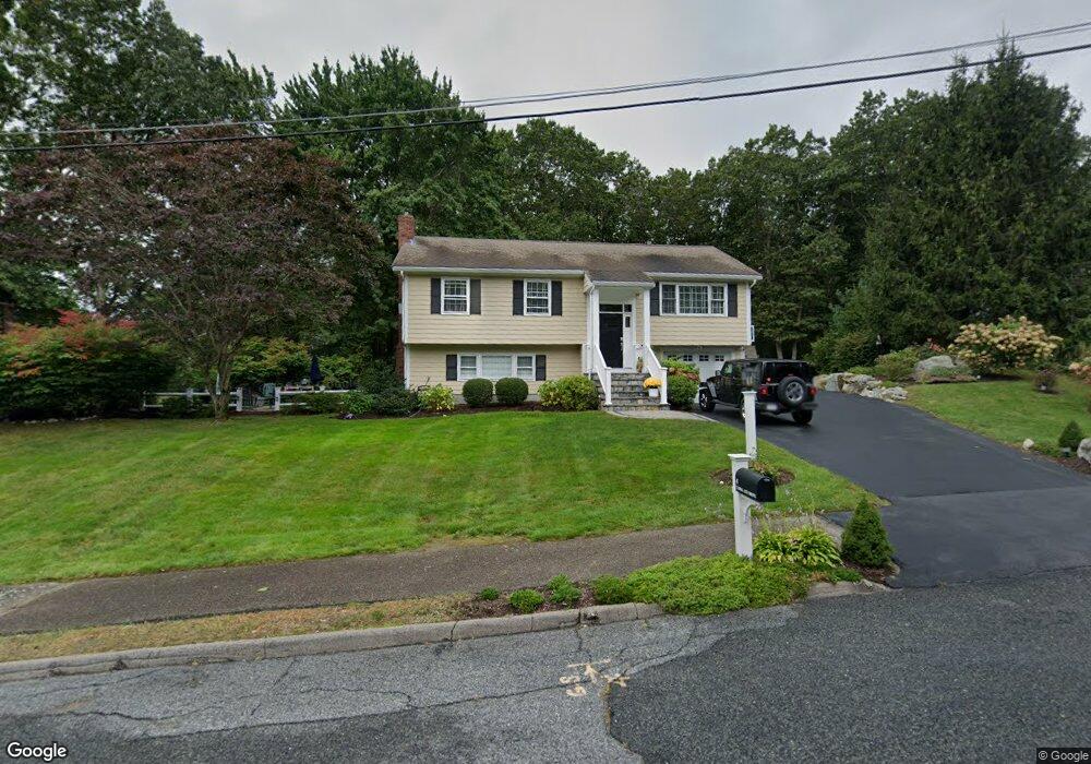 4 Carol Ann Dr, Medfield, MA 02052 - photo 1