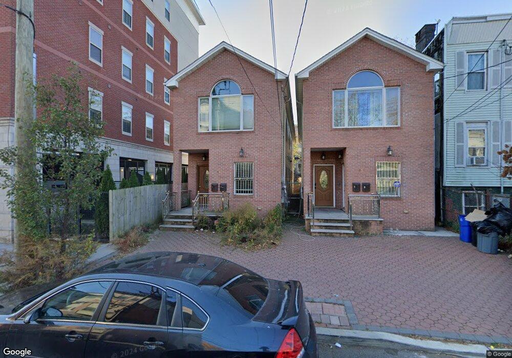 83 Dwight St unit 2nd fl, Jersey City, NJ 07305 - photo 1