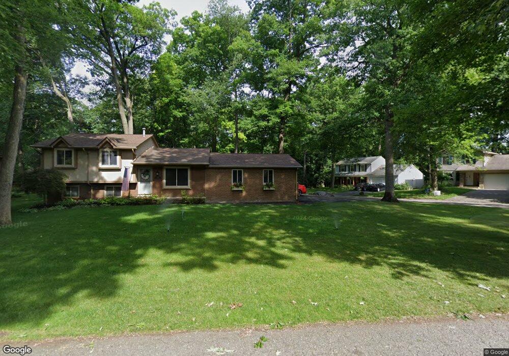 3560 Ashview St, West Bloomfield, MI 48324 - photo 1