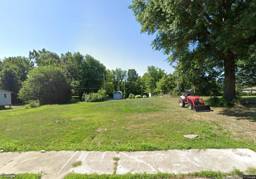 938 W End Place, Moberly, MO 65270 - photo 1