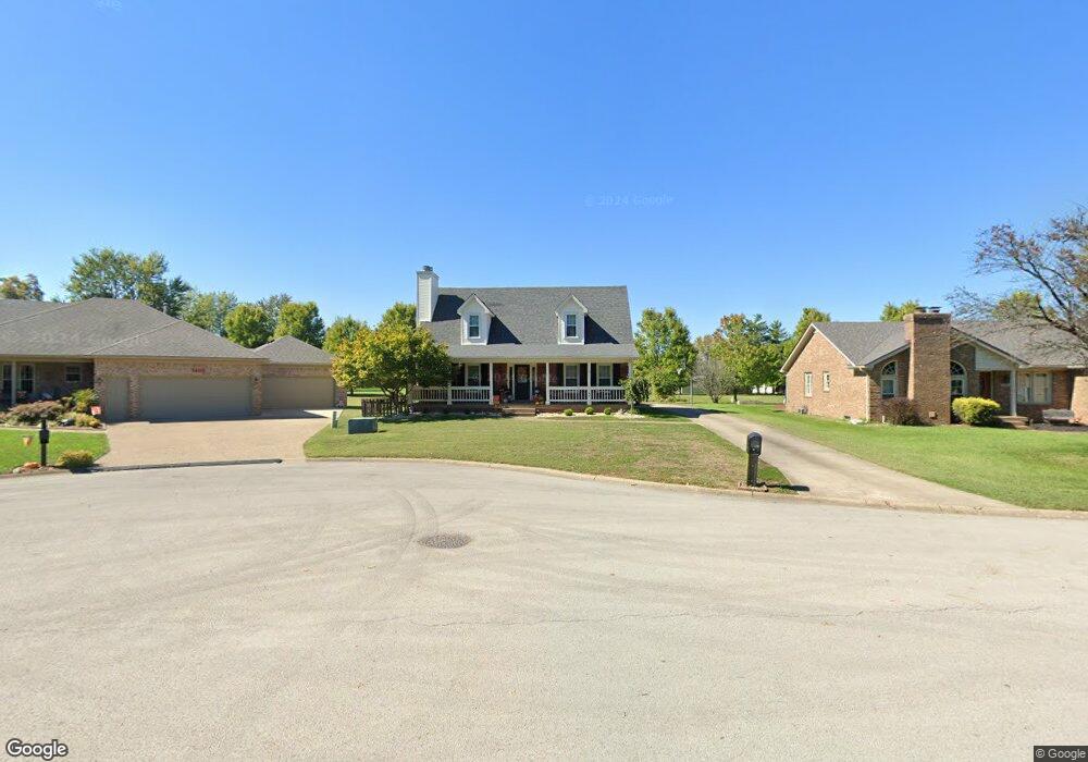 7401 Crabtree Dr, Louisville, KY 40228 - photo 1