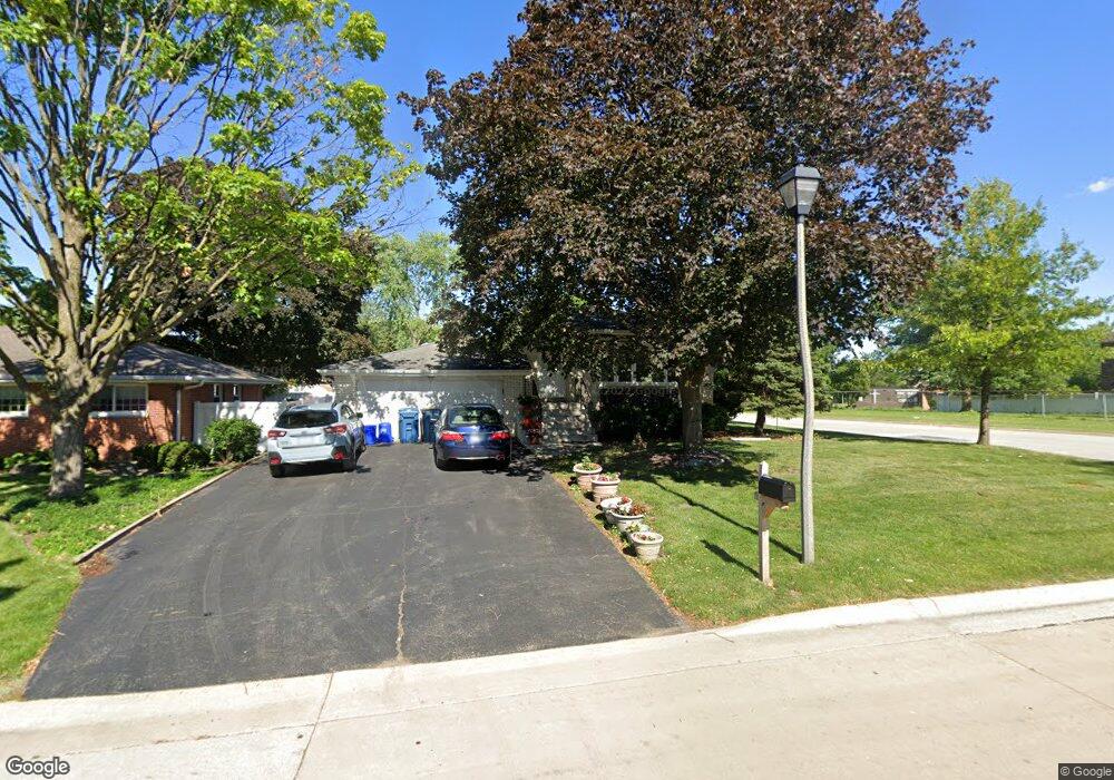 705 N Emroy Ave, Elmhurst, IL 60126 - photo 1
