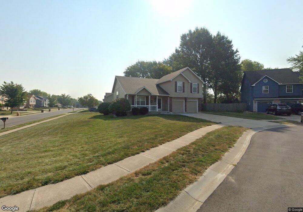 619 Laredo Ct, Raymore, MO 64083 - photo 1