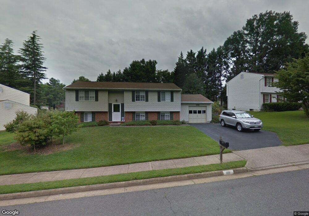 6118 Covered Bridge Rd, Burke, VA 22015 - photo 1