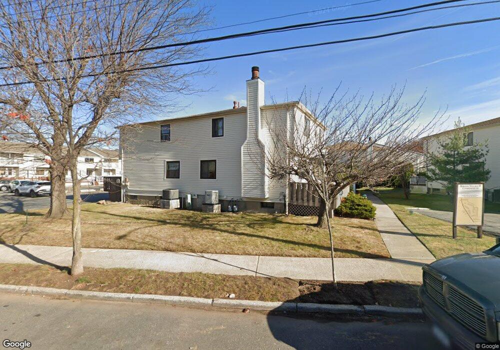 439 Willow Rd E unit 1, Staten Island, NY 10314 - photo 1