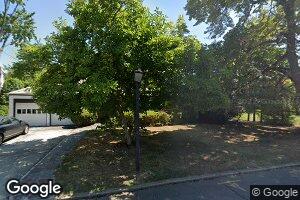 1 S Sutton Place, Lawrence, NY 11559