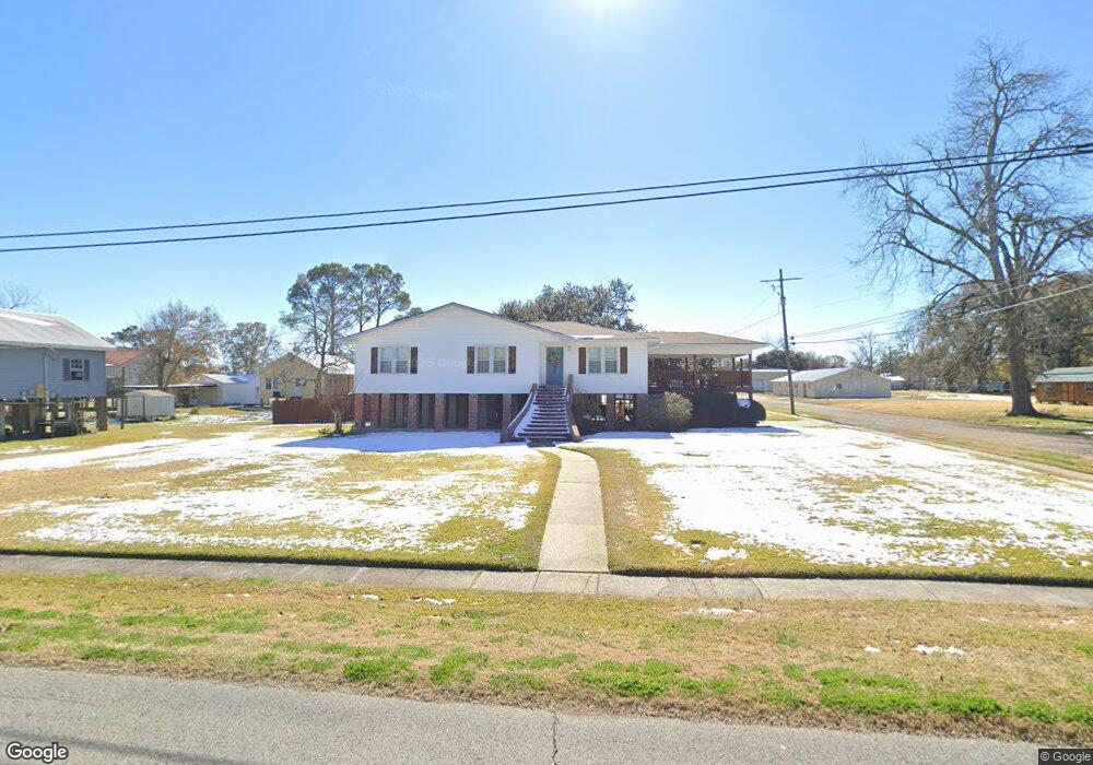 302 E Main St, Delcambre, LA 70528 - photo 1