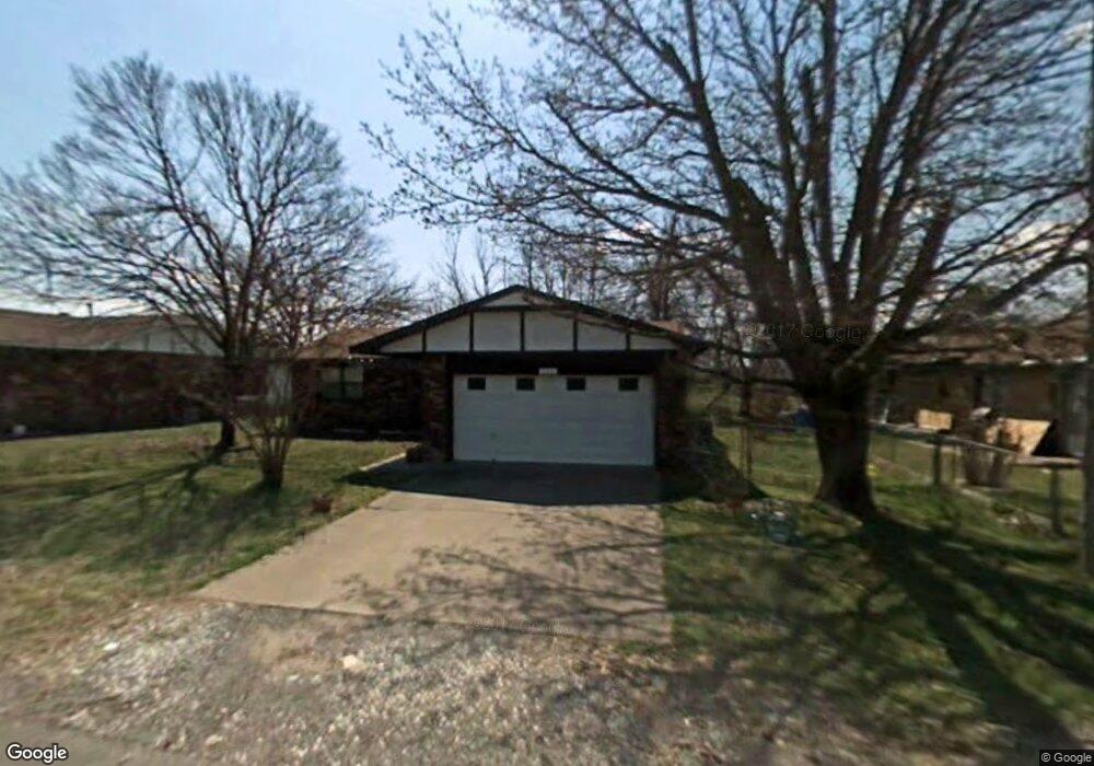 604 E Radcliff St, Locust Grove, OK 74352 - photo 1