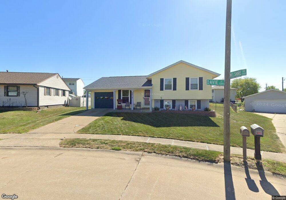 5319 Davie St, Davenport, IA 52806 - photo 1