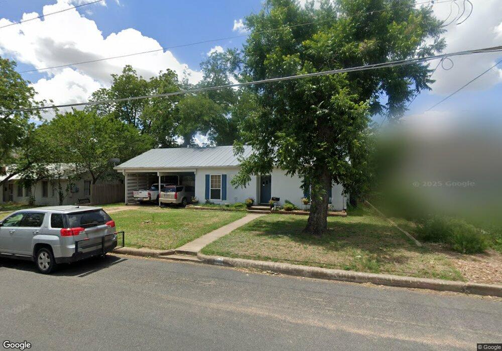 215 W Morse St, Fredericksburg, TX 78624 - photo 1