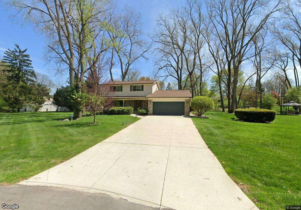 1341 Ashover Ct, Bloomfield Hills, MI 48304 - photo 1
