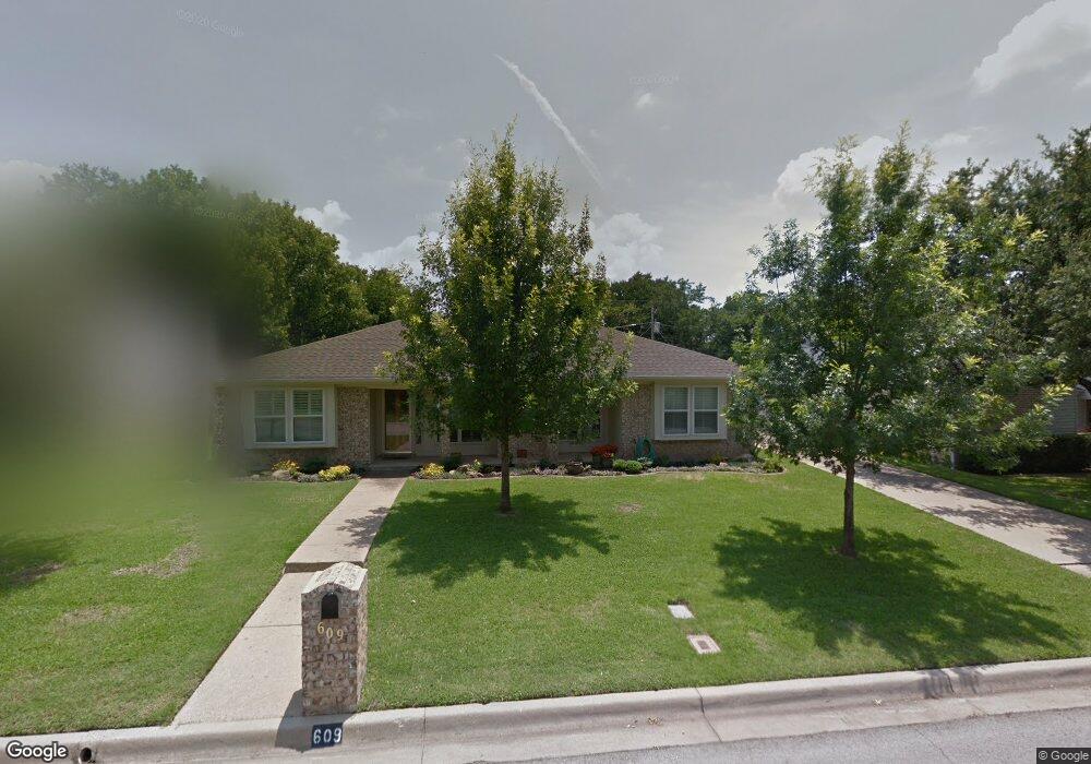 609 Cumberland Dr, Hurst, TX 76054 - photo 1