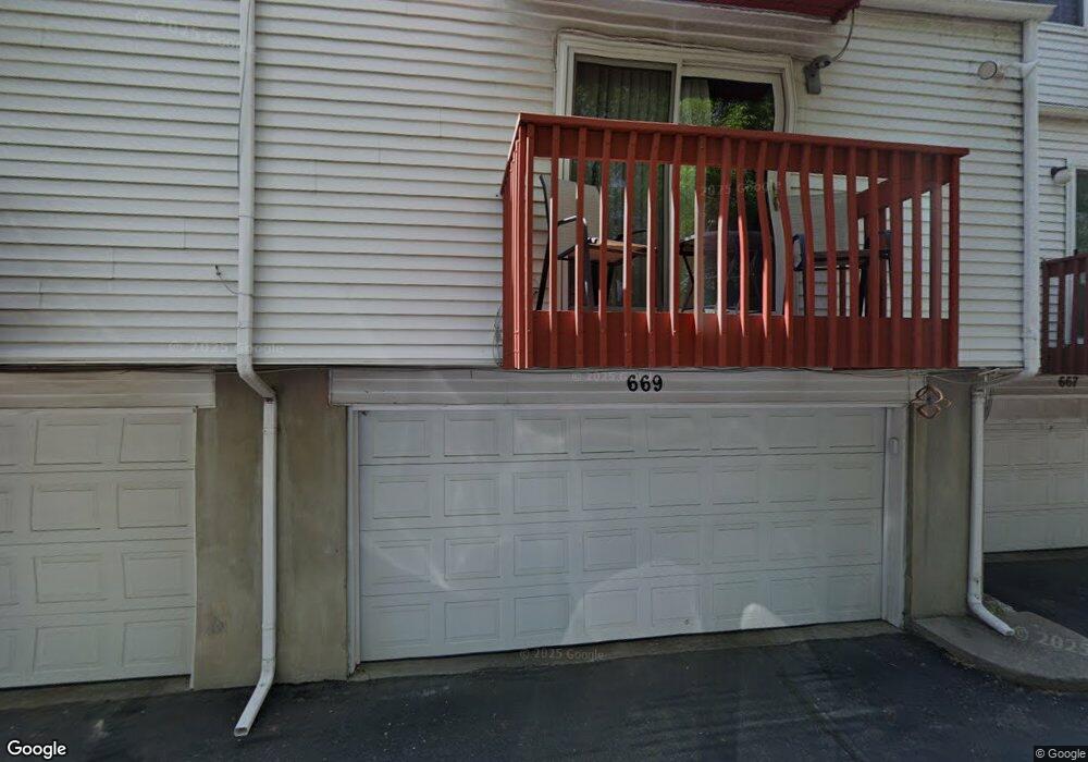 669 E Williamsburg Park Cir, Sandy, UT 84070 - photo 1