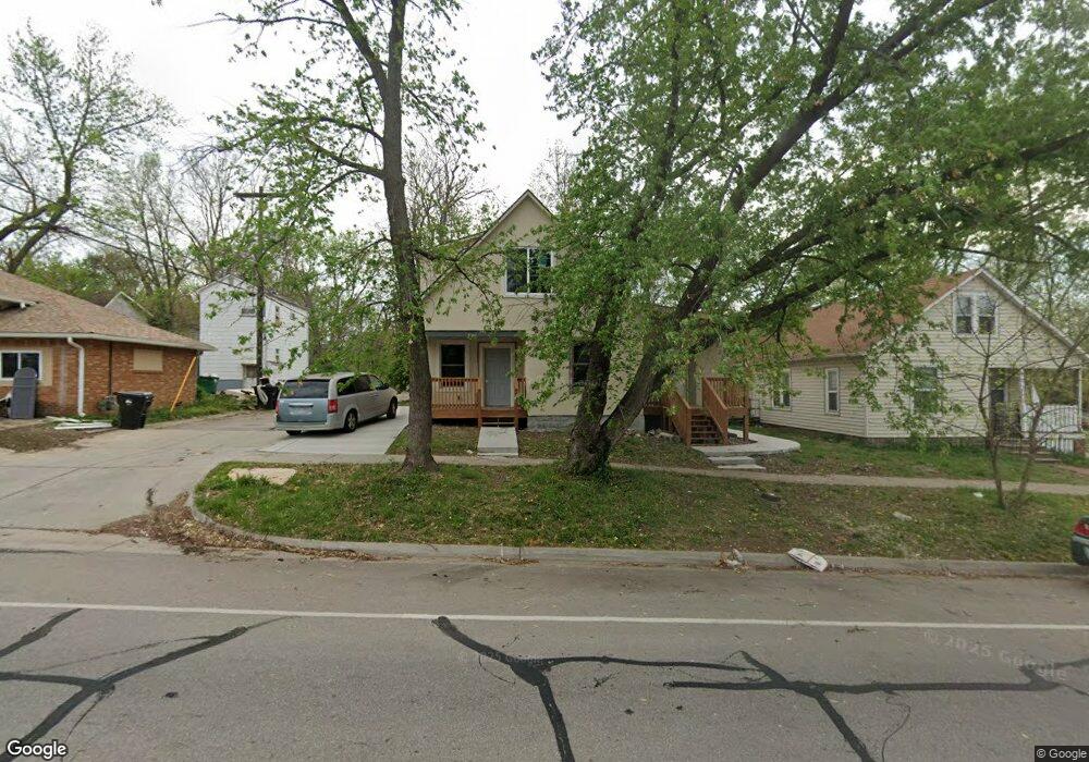 613 SW 4th St, Topeka, KS 66603 - photo 1