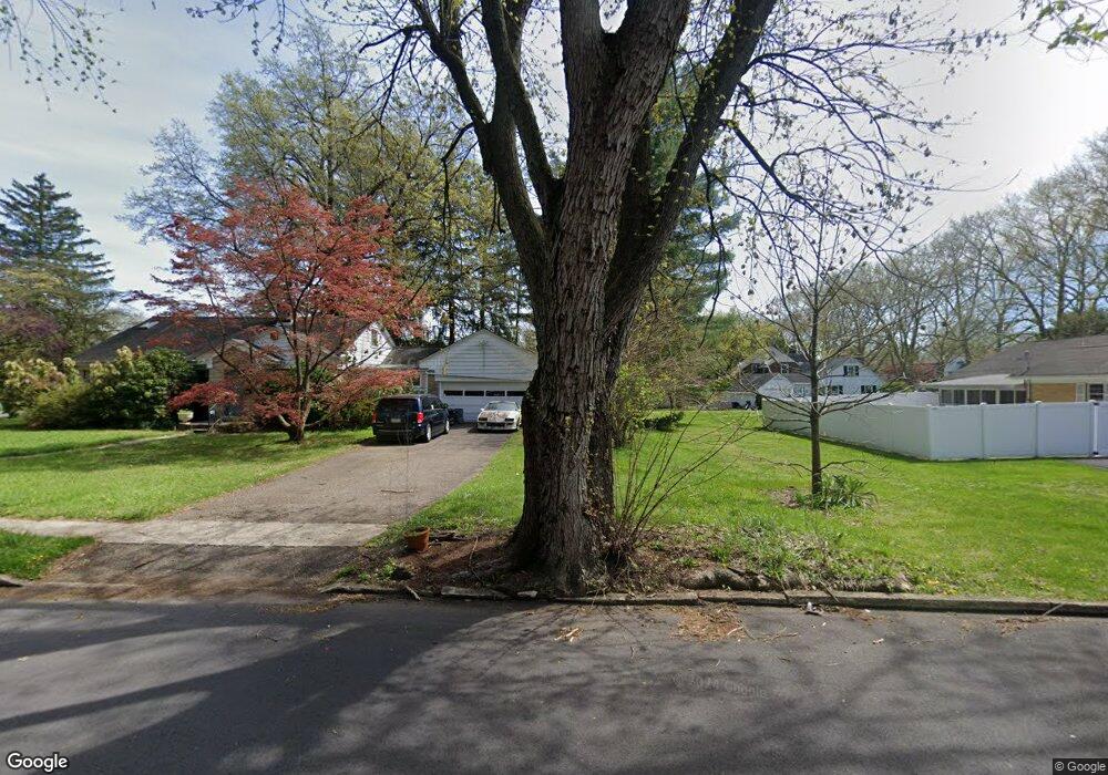 2542 Greenleaf St, Allentown, PA 18104 - photo 1