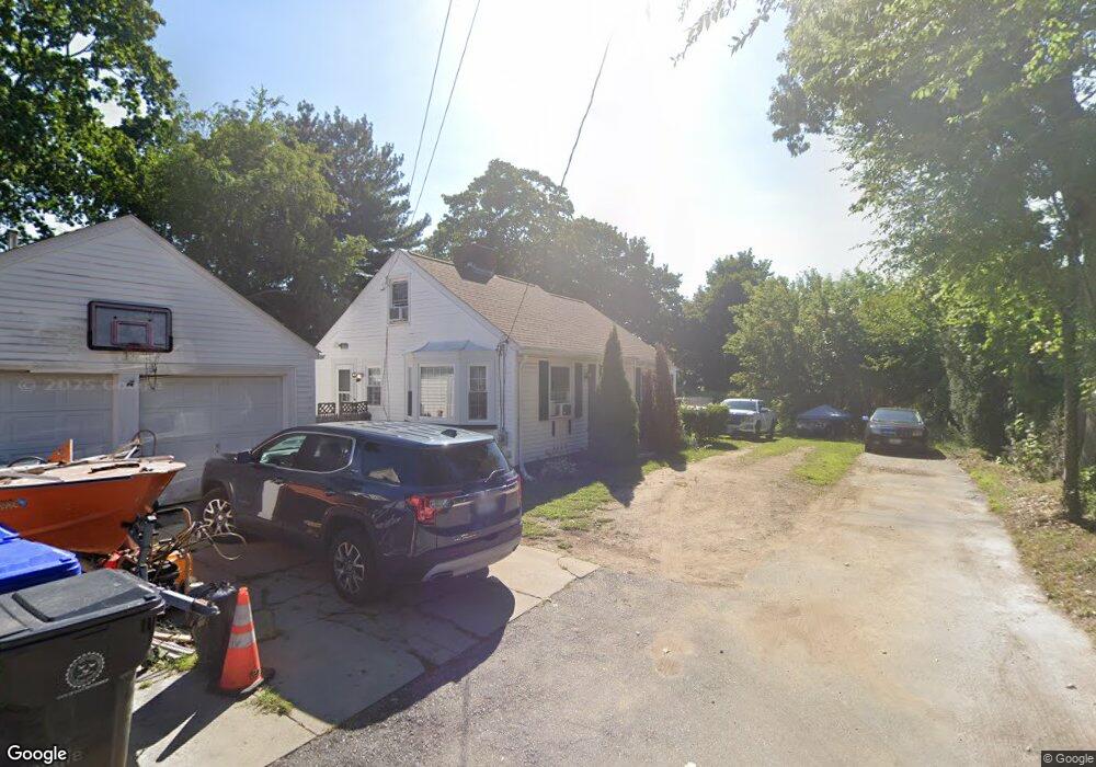 10 Roseland Ct, Riverside, RI 02915 - photo 1