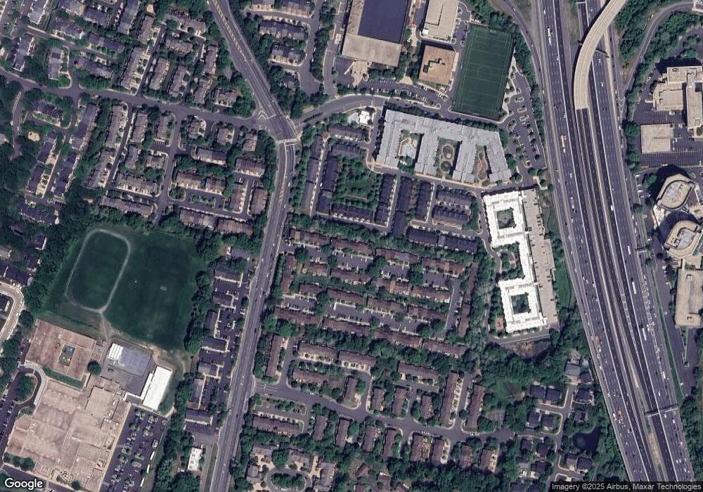 7887 Tyson Oaks Cir, Vienna, VA 22182 - photo 1