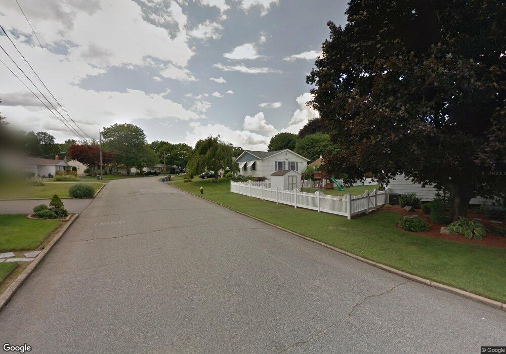 72 Birchwood Dr, Cranston, RI 02920 - photo 1