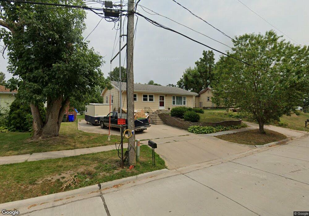 2911 Outlook Dr SW, Cedar Rapids, IA 52404 - photo 1