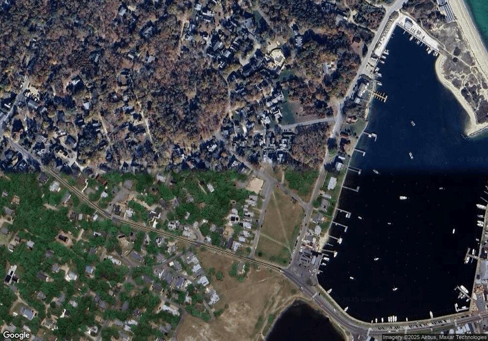 18 Wayland Ave, Oak Bluffs, MA 02557 - photo 1