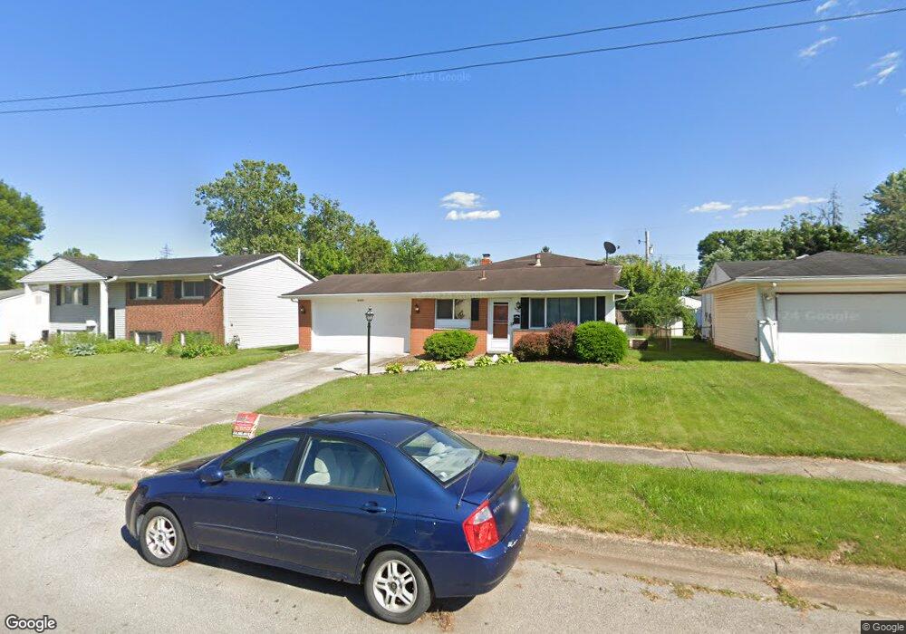 4949 Botsford Dr, Columbus, OH 43232 - photo 1