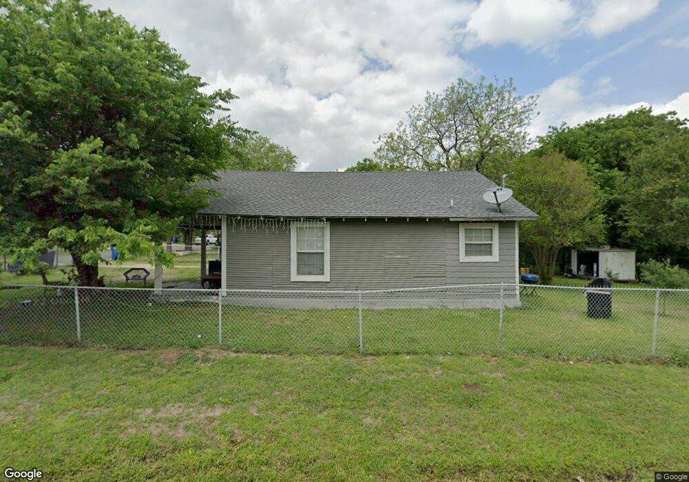 1400 N Breckenridge St, Ennis, TX 75119 - photo 1