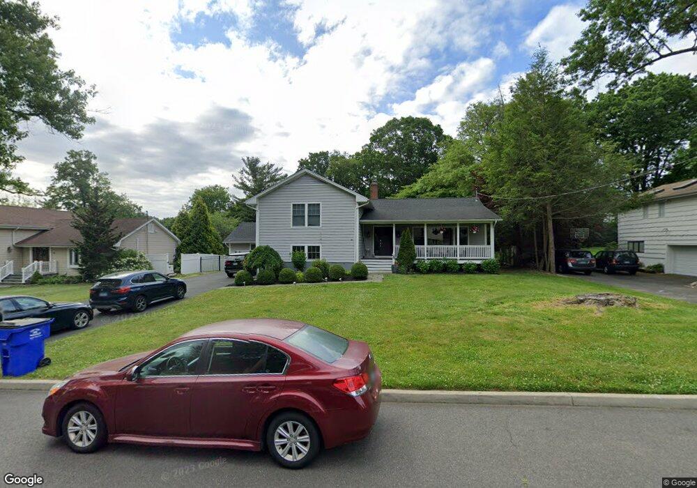 69 Random Rd, Fairfield, CT 06825 - photo 1