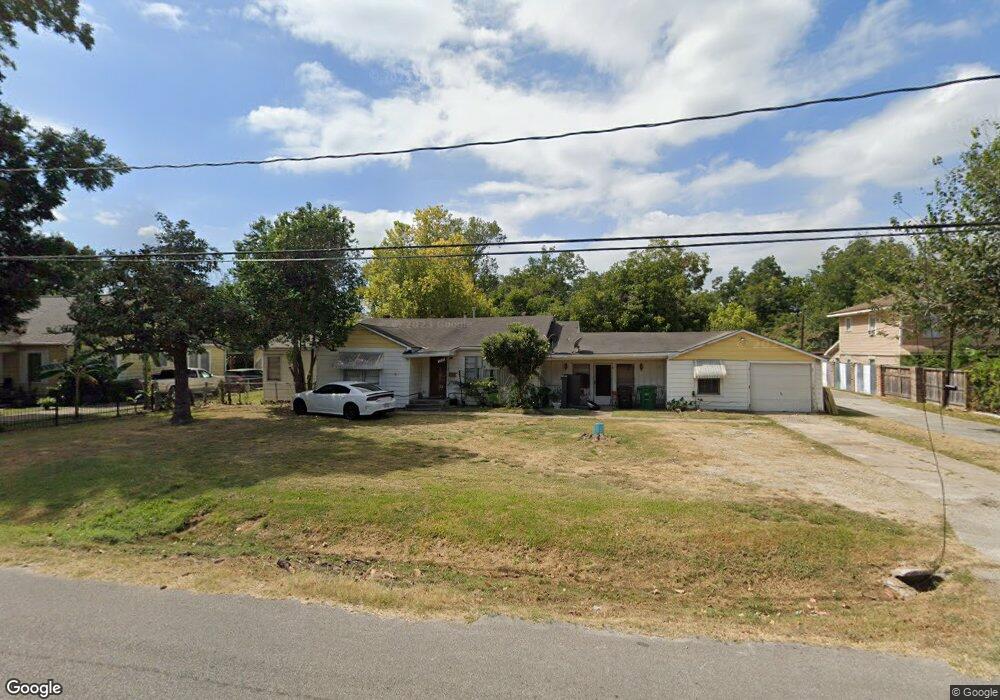 5215 Barrett St, Houston, TX 77022 - photo 1