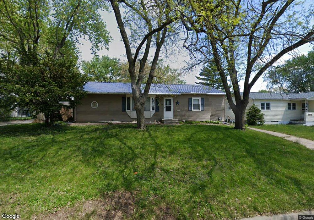 1269 Saint Andrews Ave, Waterloo, IA 50701 - photo 1