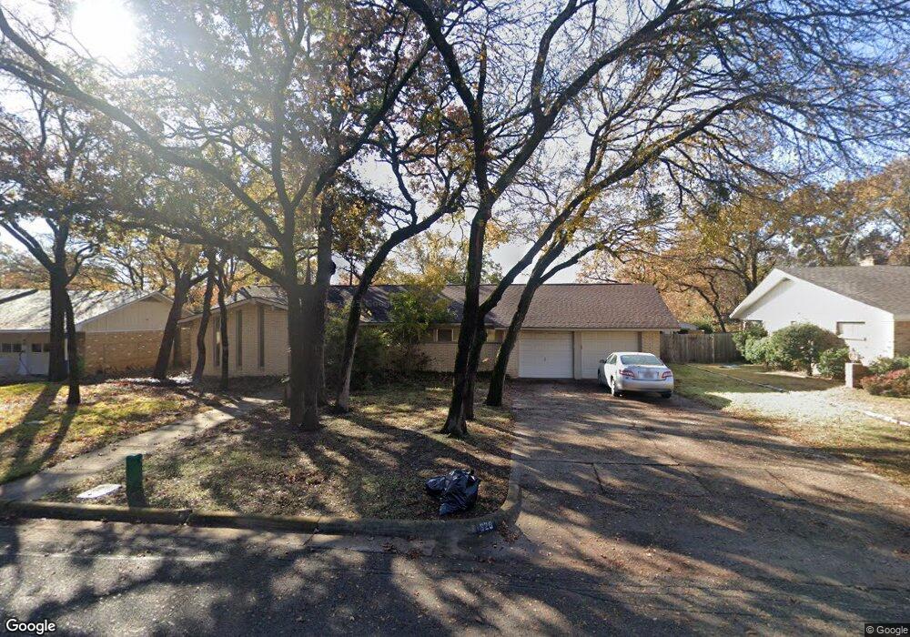 620 King Dr, Bedford, TX 76022 - photo 1