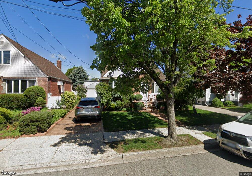 35 Irons Place, New Hyde Park, NY 11040 - photo 1