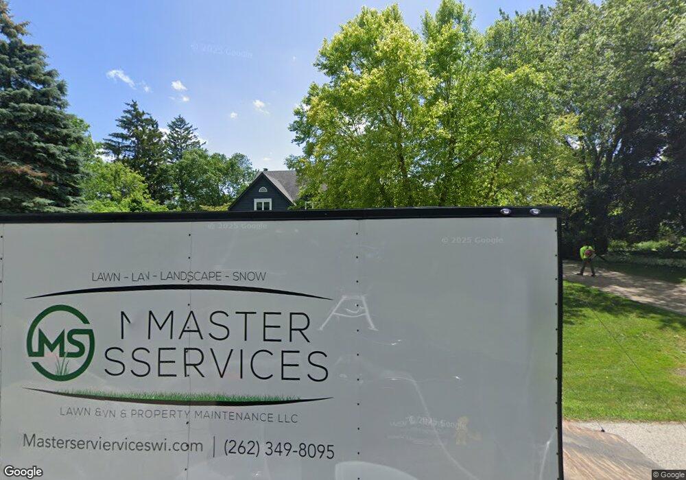 13625 Wrayburn Rd, Elm Grove, WI 53122 - photo 1