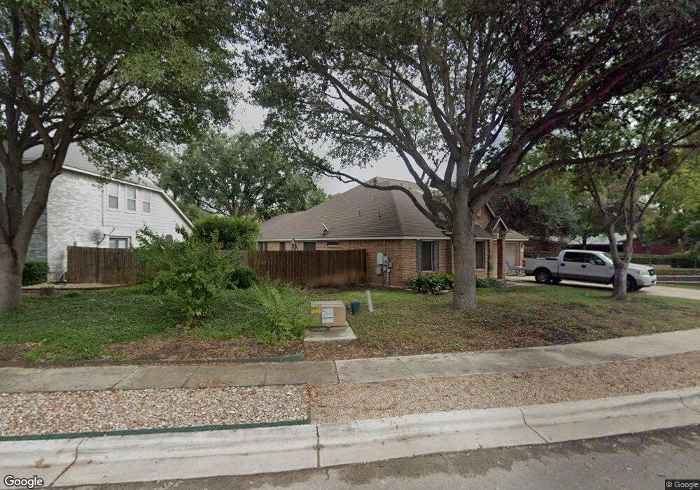 820 Fair Ln, New Braunfels, TX 78130 - photo 1