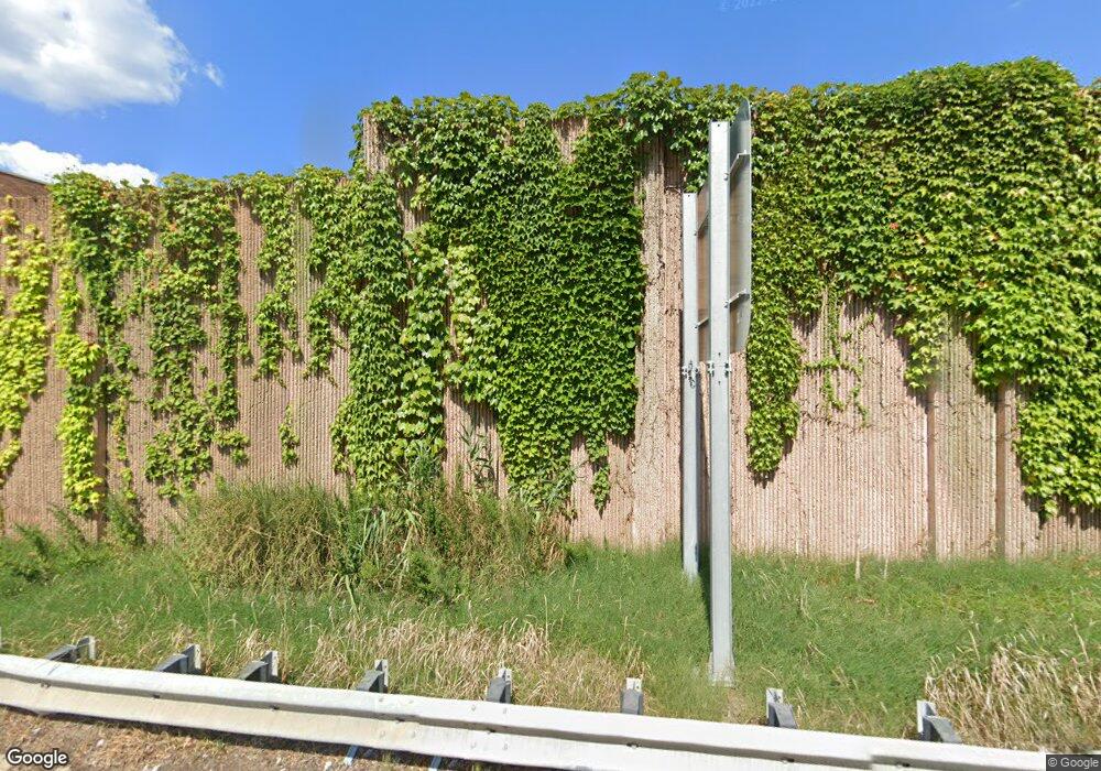 20605 Lori Dr unit 61L, Bayside, NY 11360 - photo 1